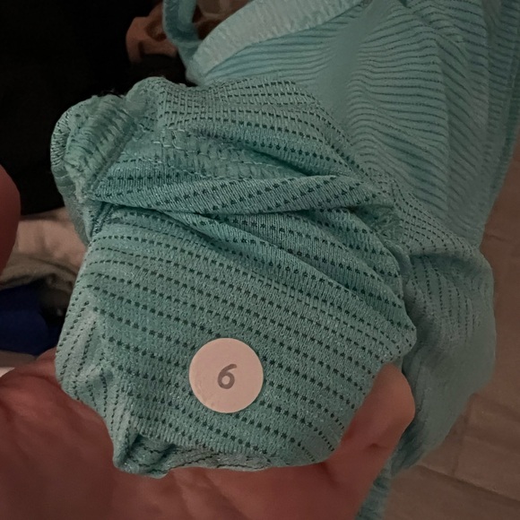 Lululemon spirit tank- Angel Blue- size 6 - Picture 7 of 7